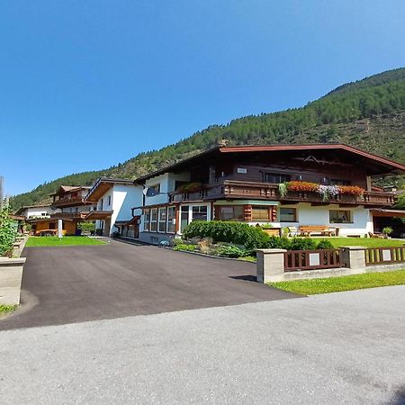 Modern Apartment In Langenfeld Near Ski Area Längenfeld Exterior foto